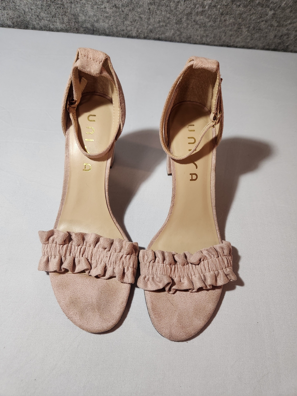 Unisa Women's Pink Ruffle Ankle Strap Sandals Size 9.5